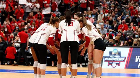 wisconsin volleyball.team nude|Nude photo leak of Wisconsin womens volleyball team has police。